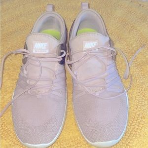Women’s Nike size 9